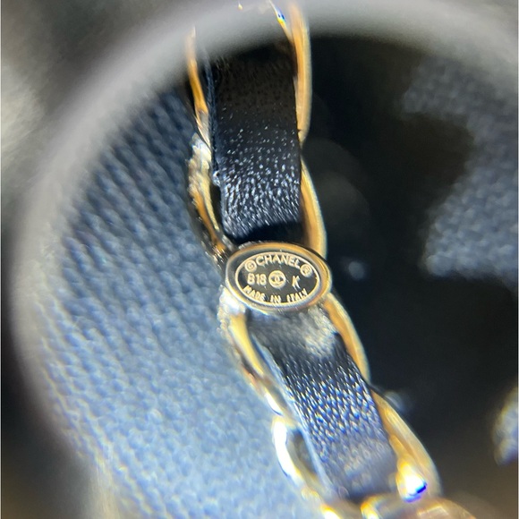 Authentic Chanel Brooch from 2018 - Picture 4 of 6